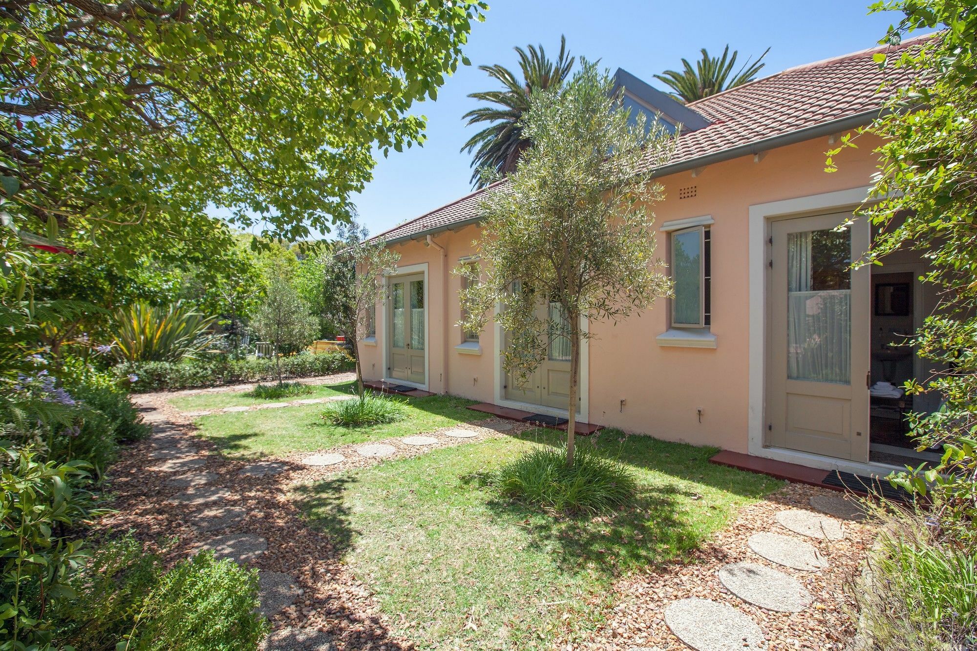Medindi Manor Hotel Cape Town Exterior photo