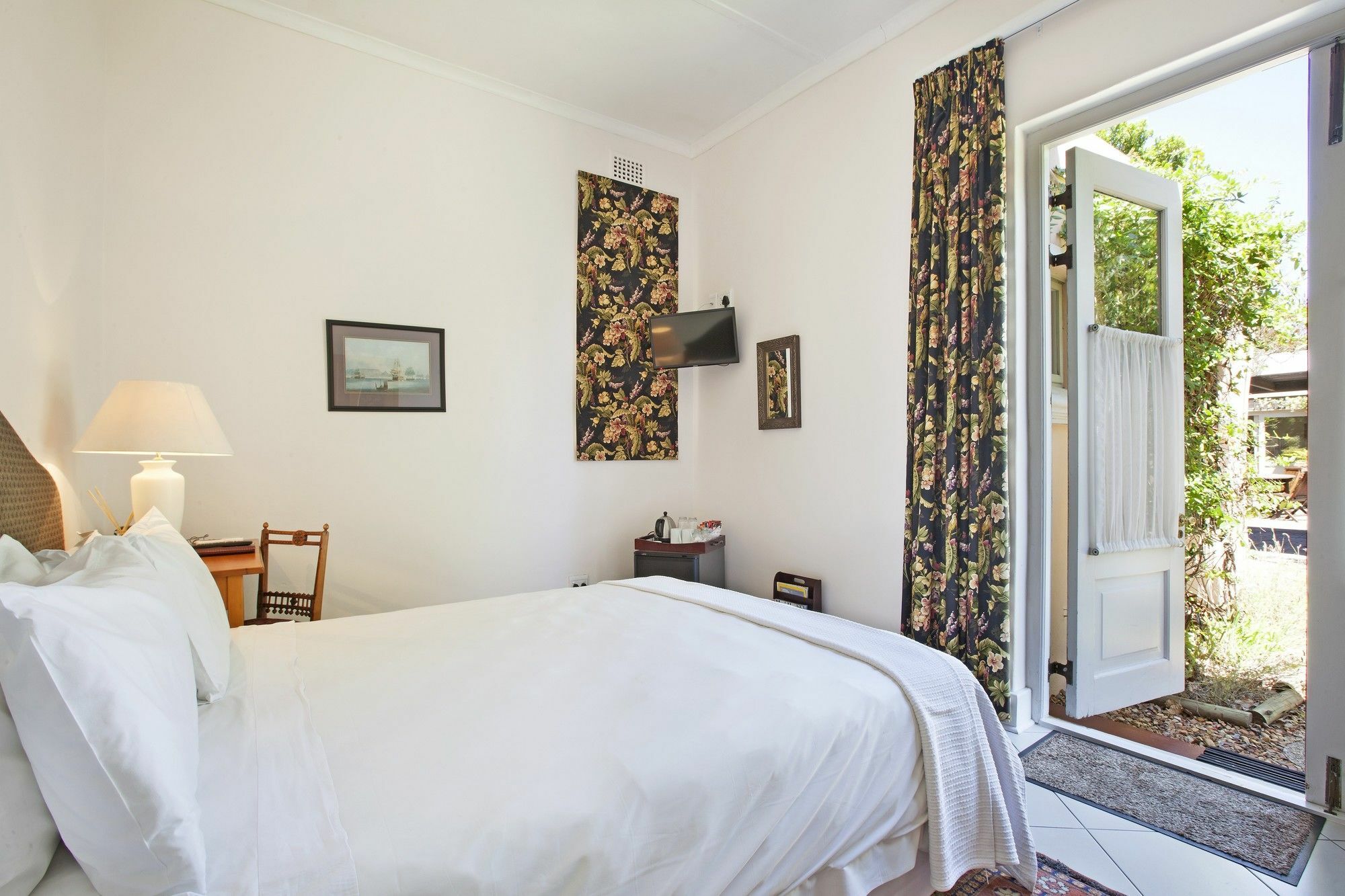 Medindi Manor Hotel Cape Town Exterior photo